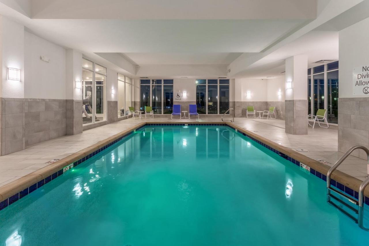 Holiday Inn & Suites - Jefferson City By Ihg Bagian luar foto